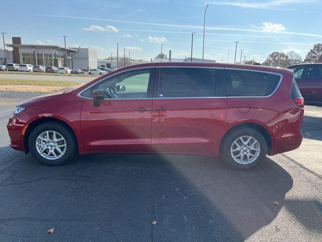 new 2024 Chrysler Pacifica car, priced at $36,690