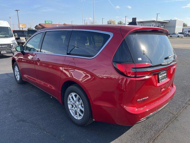 new 2024 Chrysler Pacifica car, priced at $36,690