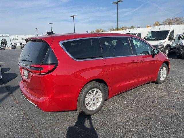 new 2024 Chrysler Pacifica car, priced at $36,690