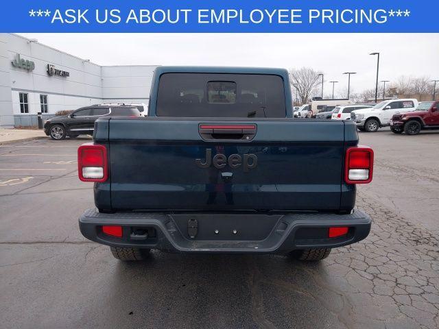 new 2025 Jeep Gladiator car, priced at $38,685