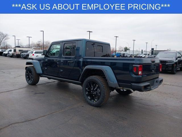 new 2025 Jeep Gladiator car, priced at $38,685