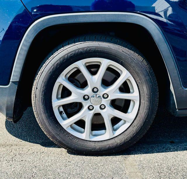 used 2014 Jeep Cherokee car, priced at $11,995