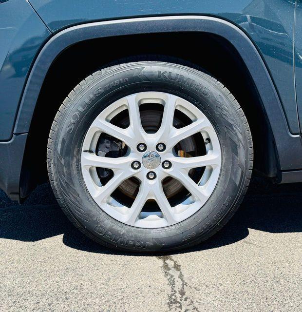 used 2018 Jeep Cherokee car, priced at $7,900