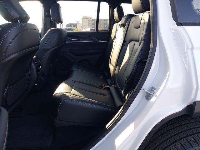 new 2025 Jeep Grand Cherokee car, priced at $45,140
