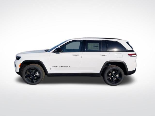 new 2025 Jeep Grand Cherokee car, priced at $45,140