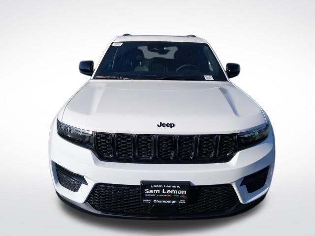 new 2025 Jeep Grand Cherokee car, priced at $45,140