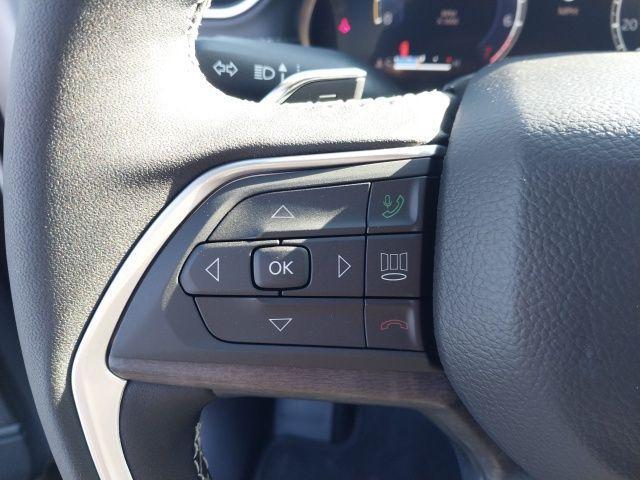 new 2025 Jeep Grand Cherokee car, priced at $45,140