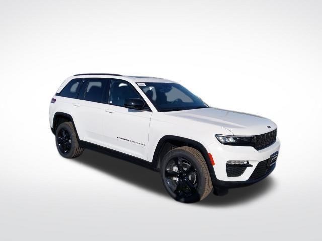new 2025 Jeep Grand Cherokee car, priced at $45,140