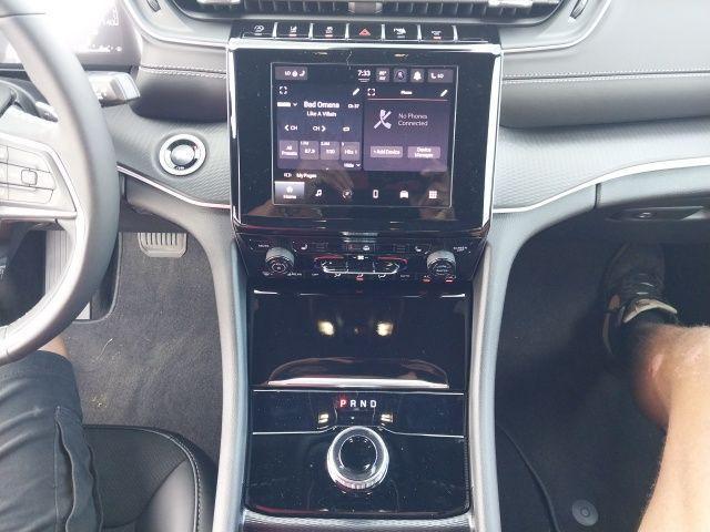 new 2025 Jeep Grand Cherokee car, priced at $39,730