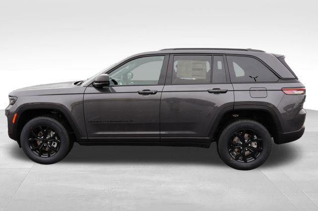 new 2025 Jeep Grand Cherokee car, priced at $42,020