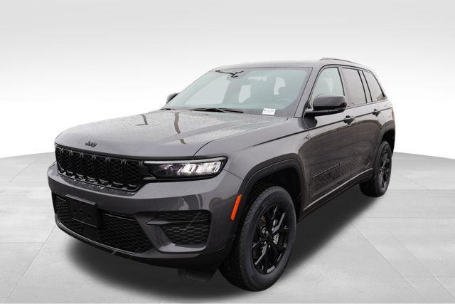 new 2025 Jeep Grand Cherokee car, priced at $42,020