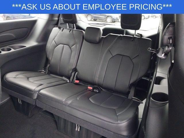 new 2025 Chrysler Pacifica car, priced at $41,635
