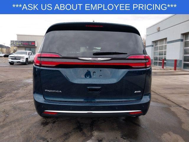 new 2025 Chrysler Pacifica car, priced at $41,635