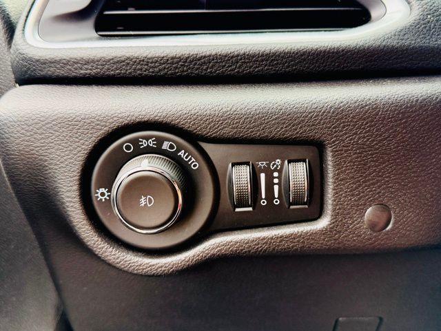 used 2020 Chrysler Pacifica Hybrid car, priced at $26,495