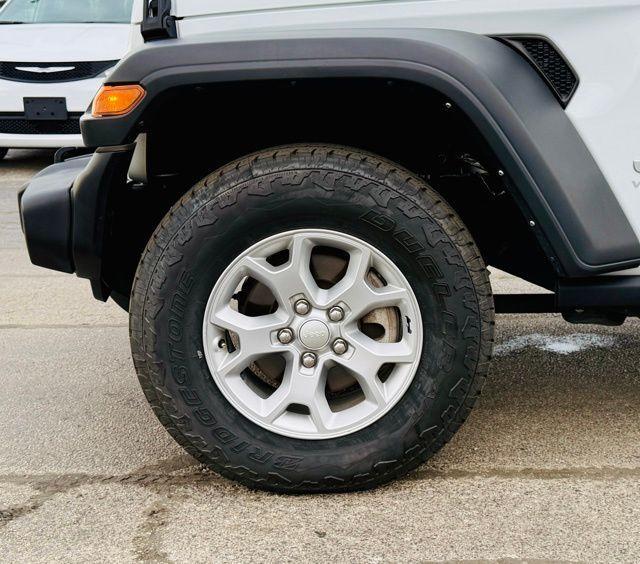 used 2021 Jeep Wrangler Unlimited car, priced at $26,994