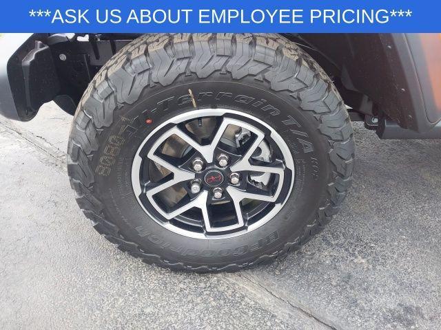 new 2025 Jeep Wrangler car, priced at $53,635