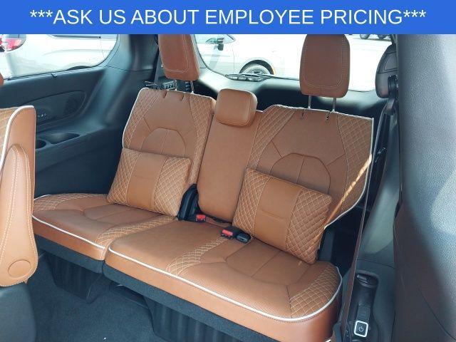 new 2025 Chrysler Pacifica car, priced at $46,522
