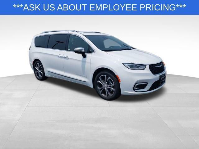 new 2025 Chrysler Pacifica car, priced at $46,522