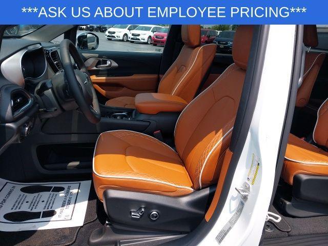 new 2025 Chrysler Pacifica car, priced at $46,522