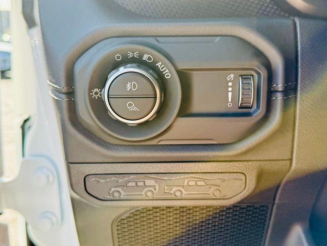 new 2025 Jeep Gladiator car, priced at $52,095