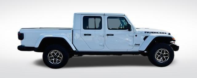 new 2025 Jeep Gladiator car, priced at $52,095