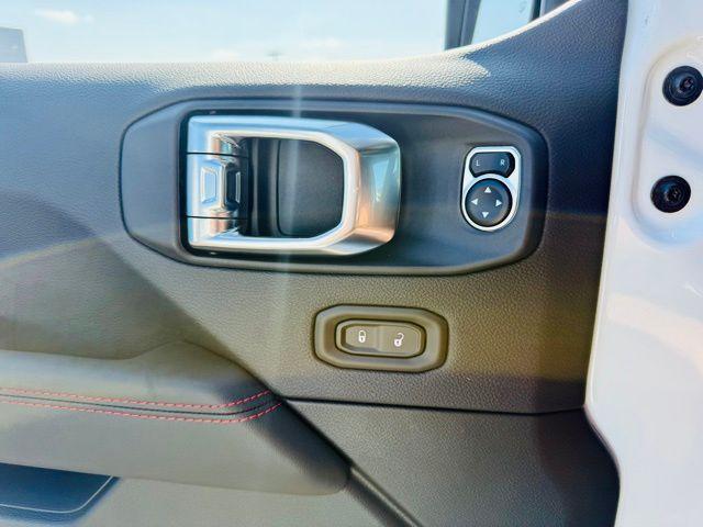 new 2025 Jeep Gladiator car, priced at $52,095