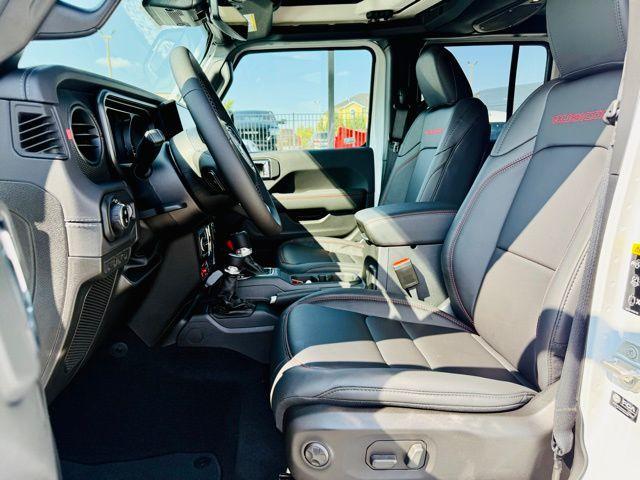 new 2025 Jeep Gladiator car, priced at $52,095
