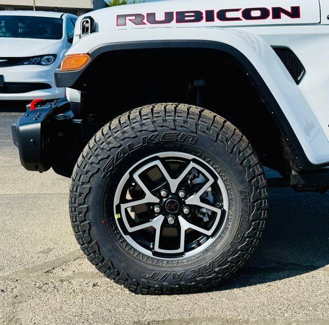 new 2025 Jeep Gladiator car, priced at $52,095
