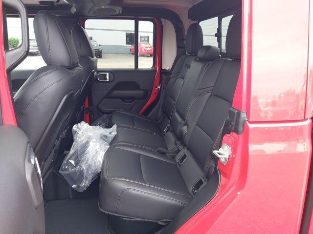 new 2025 Jeep Gladiator car, priced at $41,685