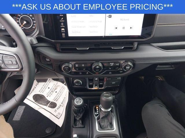new 2025 Jeep Gladiator car, priced at $42,685