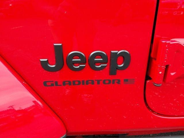 new 2025 Jeep Gladiator car, priced at $41,685