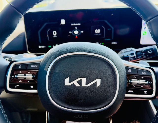 used 2025 Kia Carnival Hybrid car, priced at $50,995