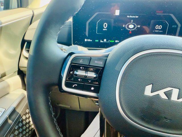 used 2025 Kia Carnival Hybrid car, priced at $50,995