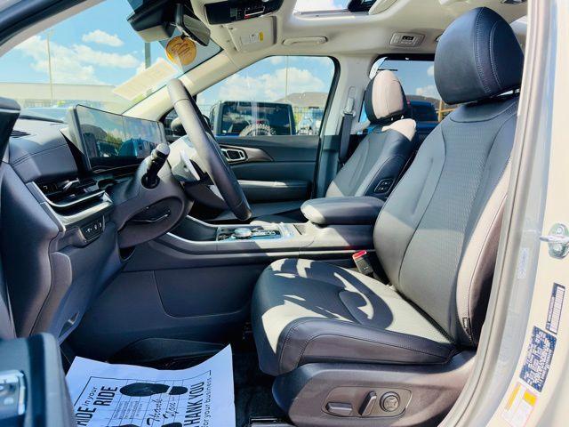 used 2025 Kia Carnival Hybrid car, priced at $50,995