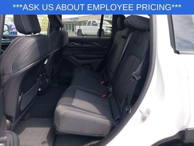 new 2025 Jeep Grand Cherokee car, priced at $36,350