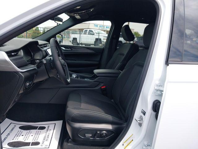 new 2025 Jeep Grand Cherokee car, priced at $36,325