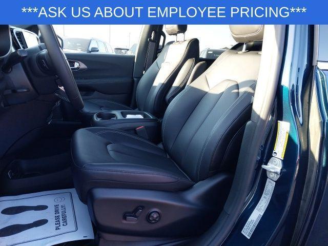 new 2025 Chrysler Pacifica car, priced at $42,915