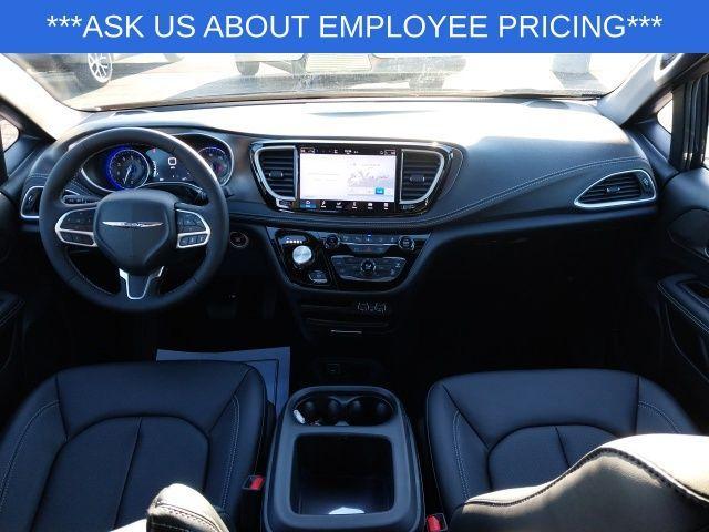 new 2025 Chrysler Pacifica car, priced at $42,915