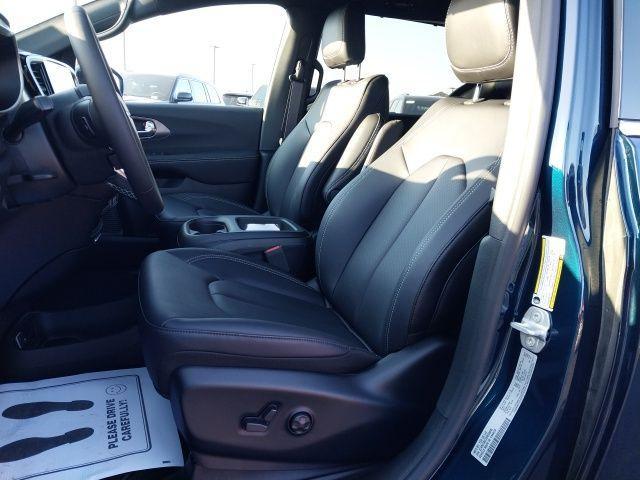 new 2025 Chrysler Pacifica car, priced at $42,915