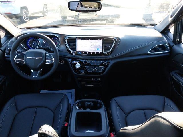 new 2025 Chrysler Pacifica car, priced at $42,915