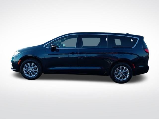 new 2025 Chrysler Pacifica car, priced at $42,915