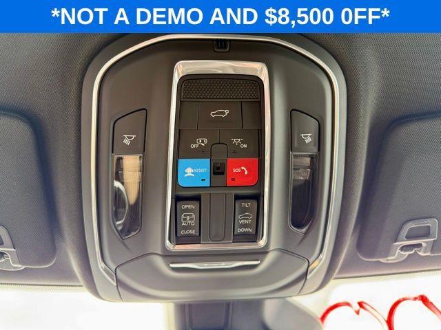 new 2025 Jeep Grand Cherokee car, priced at $35,470
