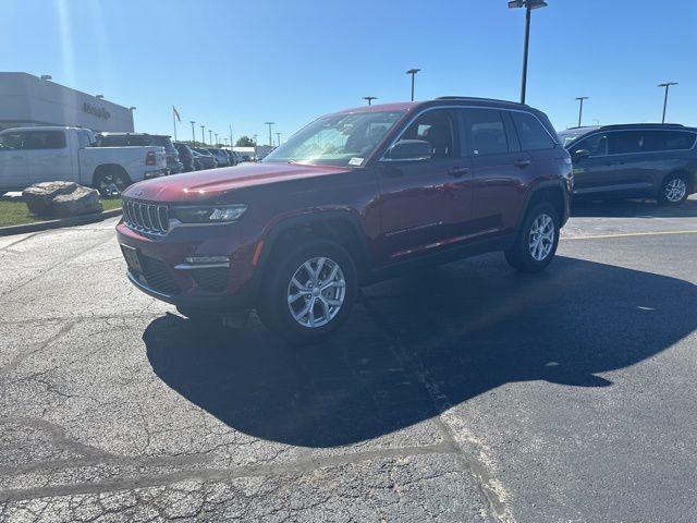 used 2024 Jeep Grand Cherokee car, priced at $35,990