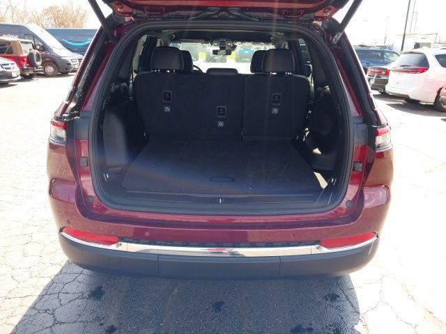 new 2025 Jeep Grand Cherokee car, priced at $40,495