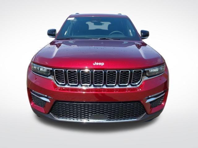 new 2025 Jeep Grand Cherokee car, priced at $40,495