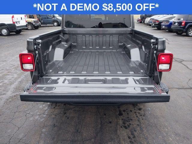 new 2025 Jeep Gladiator car, priced at $34,885