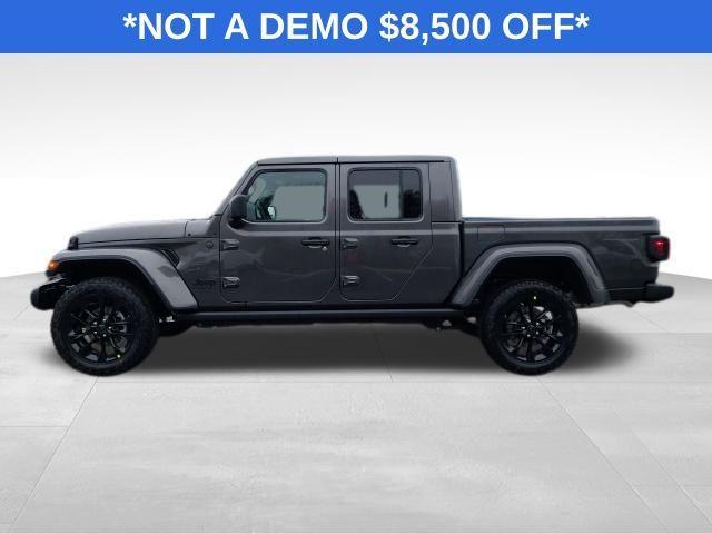 new 2025 Jeep Gladiator car, priced at $34,885