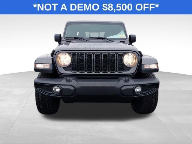new 2025 Jeep Gladiator car, priced at $34,885