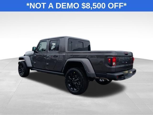 new 2025 Jeep Gladiator car, priced at $34,885