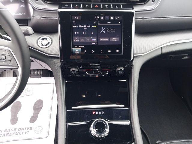 new 2025 Jeep Grand Cherokee car, priced at $37,935
